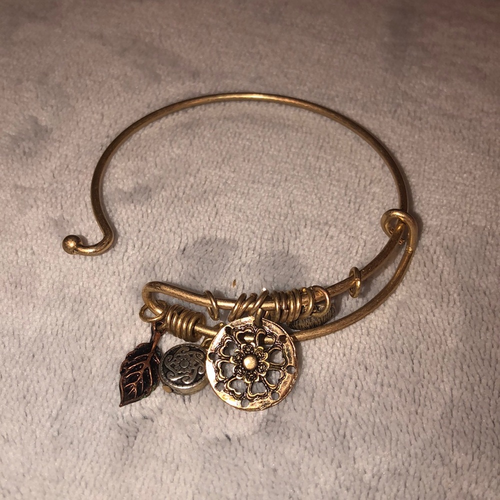 Set of bracelets
